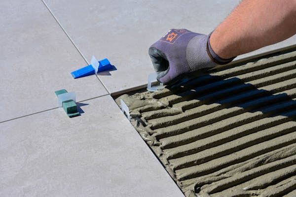Carreleur à bordeaux : l'art du carrelage sur mesure